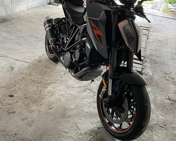 Чорний КТМ Super Duke 1290, об'ємом двигуна 1.3 л та пробігом 25 тис. км за 12000 $, фото 1 на Automoto.ua