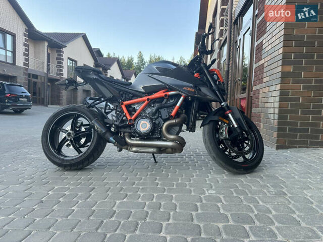 Черный КТМ Super Duke 1290, объемом двигателя 1.3 л и пробегом 10 тыс. км за 15900 $, фото 1 на Automoto.ua