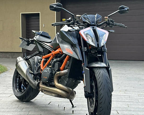 Черный КТМ Super Duke 1290, объемом двигателя 1.3 л и пробегом 4 тыс. км за 18100 $, фото 1 на Automoto.ua