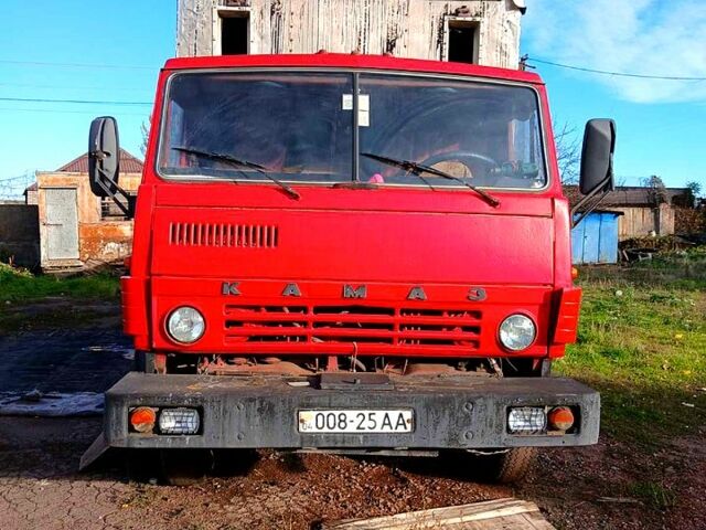 Красный КамАЗ 53212, объемом двигателя 10 л и пробегом 400 тыс. км за 8000 $, фото 1 на Automoto.ua