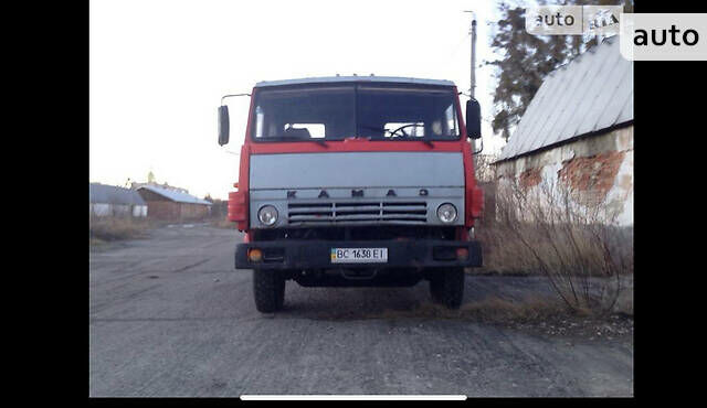 Красный КамАЗ 55102, объемом двигателя 10.85 л и пробегом 100 тыс. км за 10000 $, фото 1 на Automoto.ua