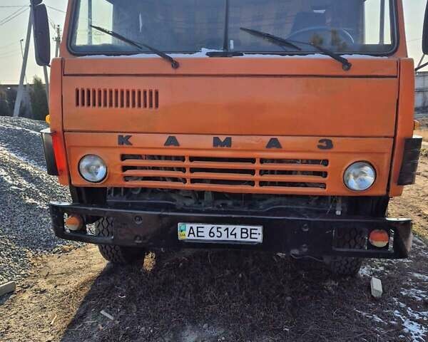 Красный КамАЗ 55102, объемом двигателя 10.85 л и пробегом 100 тыс. км за 6000 $, фото 1 на Automoto.ua