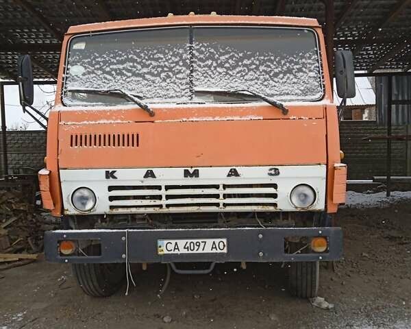 Оранжевый КамАЗ 55102, объемом двигателя 10.85 л и пробегом 100 тыс. км за 10000 $, фото 1 на Automoto.ua