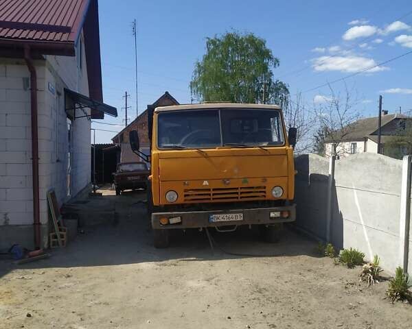 Желтый КамАЗ 5511, объемом двигателя 10.85 л и пробегом 1000 тыс. км за 4500 $, фото 1 на Automoto.ua