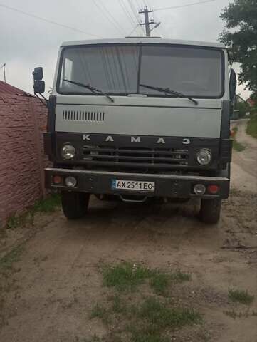 Серый КамАЗ 5511, объемом двигателя 10.85 л и пробегом 300 тыс. км за 8000 $, фото 1 на Automoto.ua