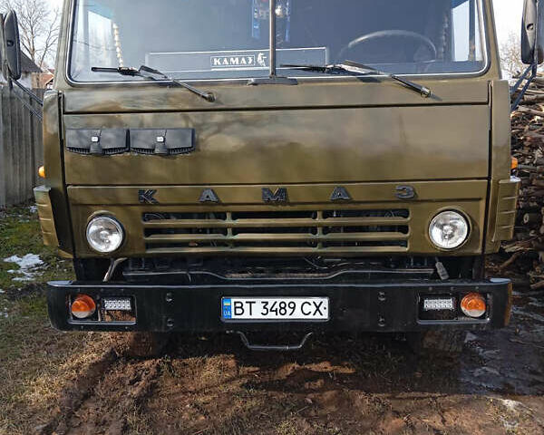 Зеленый КамАЗ 5511, объемом двигателя 10.8 л и пробегом 150 тыс. км за 12500 $, фото 1 на Automoto.ua