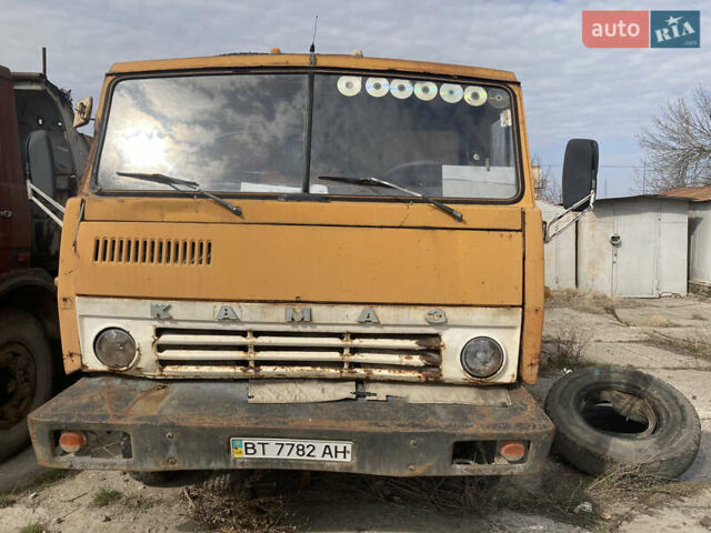 Желтый КамАЗ 55111, объемом двигателя 10.85 л и пробегом 50 тыс. км за 3300 $, фото 1 на Automoto.ua