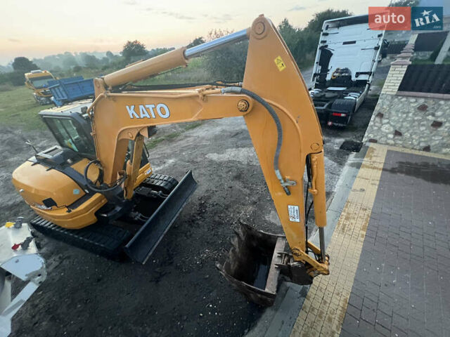 Желтый Като ХД, объемом двигателя 4.2 л и пробегом 1 тыс. км за 57000 $, фото 1 на Automoto.ua