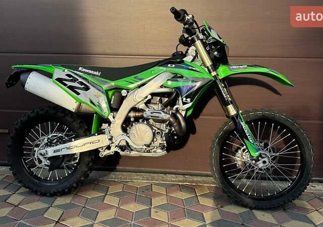 Зеленый Кавасаки КХ, объемом двигателя 0.45 л и пробегом 604 тыс. км за 7599 $, фото 1 на Automoto.ua