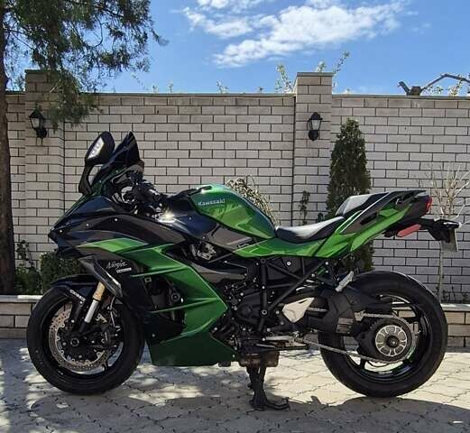 Зеленый Кавасаки Ниндзя, объемом двигателя 1 л и пробегом 17 тыс. км за 18700 $, фото 1 на Automoto.ua