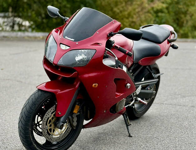 Красный Кавасаки ЗКС, объемом двигателя 0.6 л и пробегом 40 тыс. км за 3350 $, фото 1 на Automoto.ua