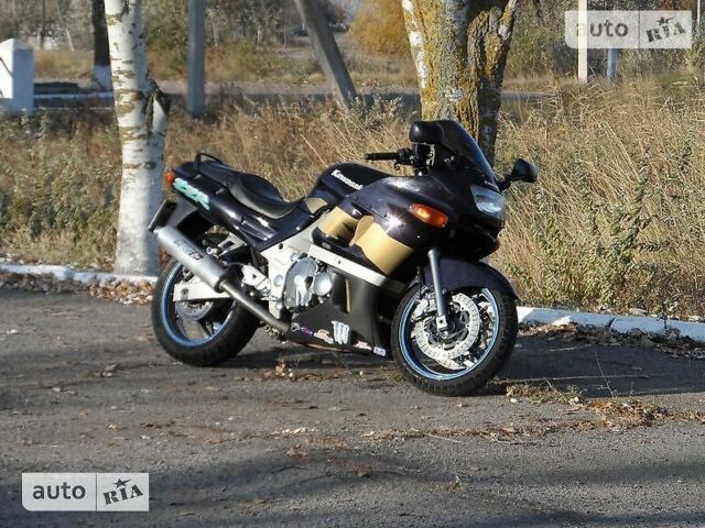 Кавасакі ZZR, об'ємом двигуна 0.39 л та пробігом 47 тис. км за 1800 $, фото 1 на Automoto.ua