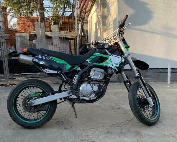 Черный Кавасаки D-Tracker 250, объемом двигателя 0.25 л и пробегом 34 тыс. км за 2600 $, фото 1 на Automoto.ua