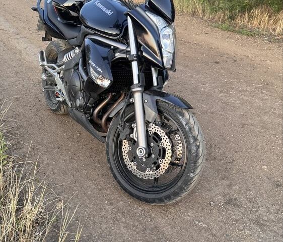 Кавасаки ER-4N, объемом двигателя 0.4 л и пробегом 0 тыс. км за 4000 $, фото 1 на Automoto.ua