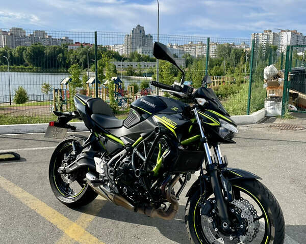 Черный Кавасаки ER 650, объемом двигателя 0.65 л и пробегом 23 тыс. км за 7500 $, фото 1 на Automoto.ua