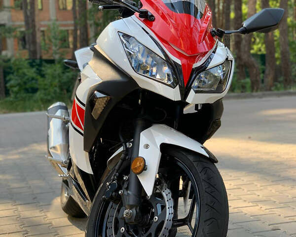 Белый Кавасаки EX 300, объемом двигателя 0.3 л и пробегом 41 тыс. км за 3900 $, фото 1 на Automoto.ua