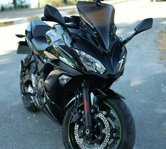 Черный Кавасаки EX 650, объемом двигателя 0.65 л и пробегом 15 тыс. км за 7500 $, фото 1 на Automoto.ua