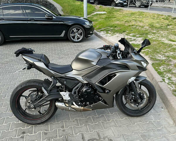 Сірий Кавасакі EX 650, об'ємом двигуна 0.65 л та пробігом 8 тис. км за 8400 $, фото 1 на Automoto.ua