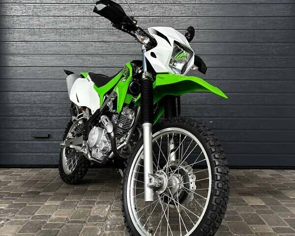 Зеленый Кавасаки KLX 230, объемом двигателя 0.23 л и пробегом 2 тыс. км за 4400 $, фото 1 на Automoto.ua