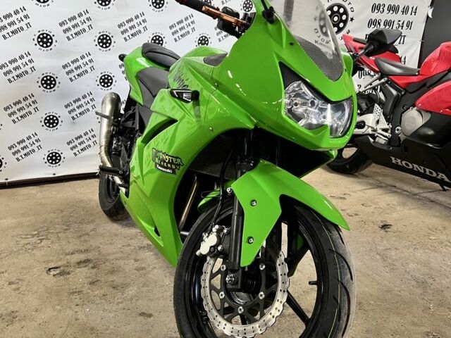 Кавасаки Ninja 250, объемом двигателя 0.25 л и пробегом 0 тыс. км за 2800 $, фото 1 на Automoto.ua