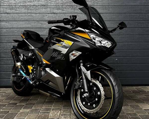 Черный Кавасаки Ninja 400, объемом двигателя 0.4 л и пробегом 15 тыс. км за 5900 $, фото 1 на Automoto.ua