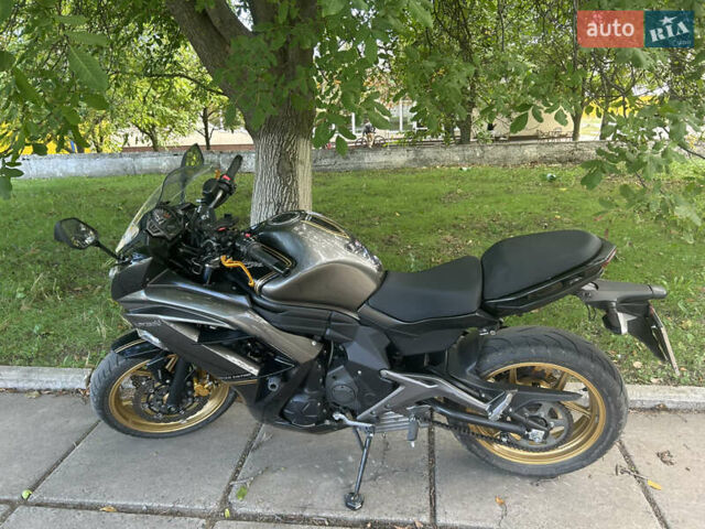 Серый Кавасаки Ninja 400, объемом двигателя 0.4 л и пробегом 21 тыс. км за 5000 $, фото 1 на Automoto.ua