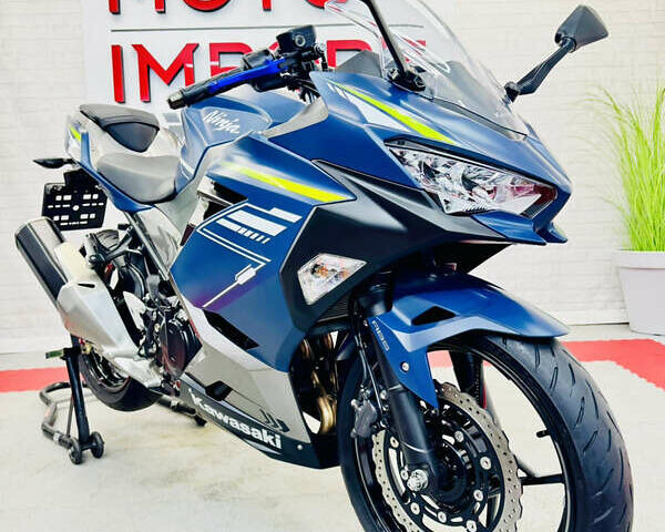 Синий Кавасаки Ninja 400, объемом двигателя 0.4 л и пробегом 12 тыс. км за 5600 $, фото 1 на Automoto.ua