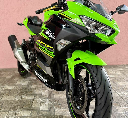 Зеленый Кавасаки Ninja 400, объемом двигателя 0.4 л и пробегом 27 тыс. км за 5100 $, фото 1 на Automoto.ua