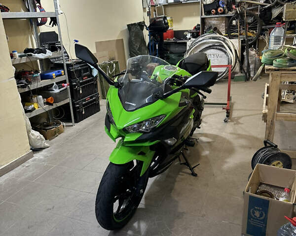 Зелений Кавасакі Ninja 400, об'ємом двигуна 0.4 л та пробігом 14 тис. км за 5500 $, фото 1 на Automoto.ua