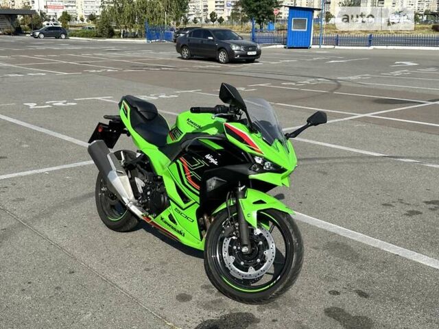 Зеленый Кавасаки Ninja 400, объемом двигателя 0.45 л и пробегом 1 тыс. км за 7300 $, фото 1 на Automoto.ua