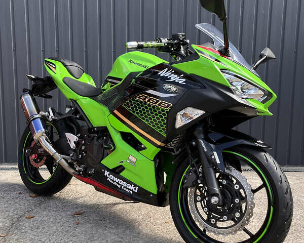Зелений Кавасакі Ninja 400, об'ємом двигуна 0.4 л та пробігом 8 тис. км за 5800 $, фото 1 на Automoto.ua