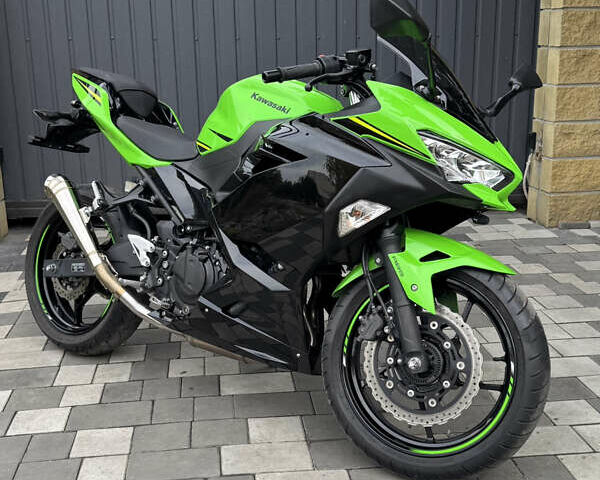 Зеленый Кавасаки Ninja 400R, объемом двигателя 0.4 л и пробегом 29 тыс. км за 5300 $, фото 1 на Automoto.ua