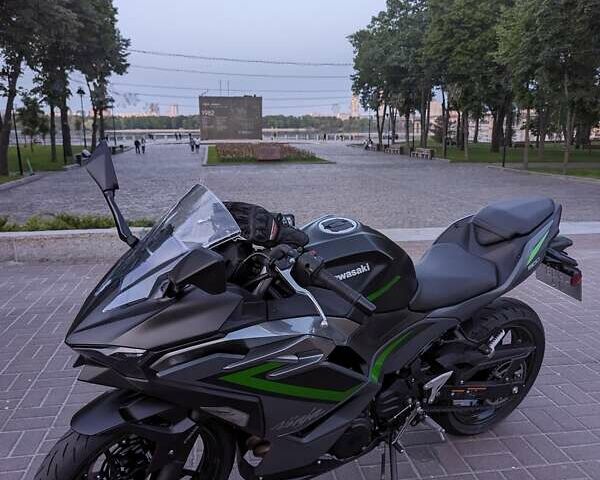 Черный Кавасаки Ninja 500, объемом двигателя 0.45 л и пробегом 6 тыс. км за 8000 $, фото 1 на Automoto.ua