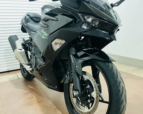 Черный Кавасаки Ninja 500, объемом двигателя 0.5 л и пробегом 5 тыс. км за 7500 $, фото 1 на Automoto.ua
