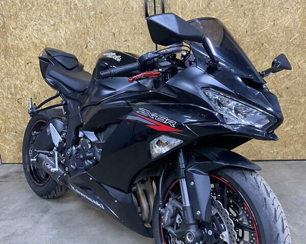 Чорний Кавасакі Ninja 636 ZX-6R, об'ємом двигуна 0.6 л та пробігом 12 тис. км за 12000 $, фото 1 на Automoto.ua