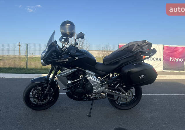 Черный Кавасаки Versys 650, объемом двигателя 0.65 л и пробегом 15 тыс. км за 6000 $, фото 1 на Automoto.ua