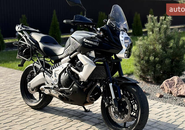 Чорний Кавасакі Versys 650, об'ємом двигуна 0.65 л та пробігом 10 тис. км за 6000 $, фото 1 на Automoto.ua