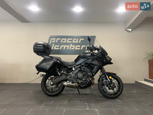 Черный Кавасаки Versys 650, объемом двигателя 0.65 л и пробегом 19 тыс. км за 10900 $, фото 1 на Automoto.ua