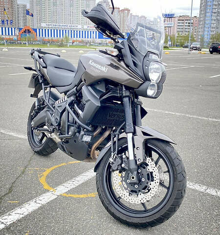 Кавасаки Versys 650 2013 в Киеве на Automoto.ua Коричневый Кавасаки Versys 650, объемом двигателя 0.65 л и пробегом 44 тыс. км за 6500 $, фото 1 на Automoto.ua