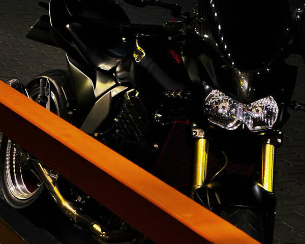 Кавасаки Z 1000, объемом двигателя 1 л и пробегом 36 тыс. км за 5700 $, фото 1 на Automoto.ua