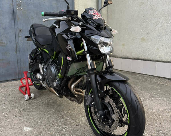Черный Кавасаки Z 650, объемом двигателя 0.65 л и пробегом 32 тыс. км за 6100 $, фото 1 на Automoto.ua