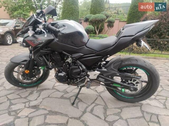 Черный Кавасаки Z 650, объемом двигателя 0.65 л и пробегом 3 тыс. км за 6600 $, фото 1 на Automoto.ua