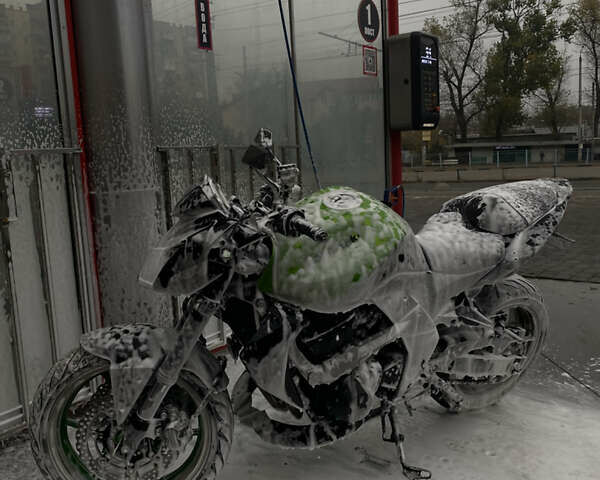 Зеленый Кавасаки Z 750, объемом двигателя 0.75 л и пробегом 55 тыс. км за 6500 $, фото 1 на Automoto.ua