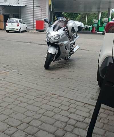 Серый Кавасаки ZZR 1200, объемом двигателя 1.2 л и пробегом 62 тыс. км за 4000 $, фото 1 на Automoto.ua