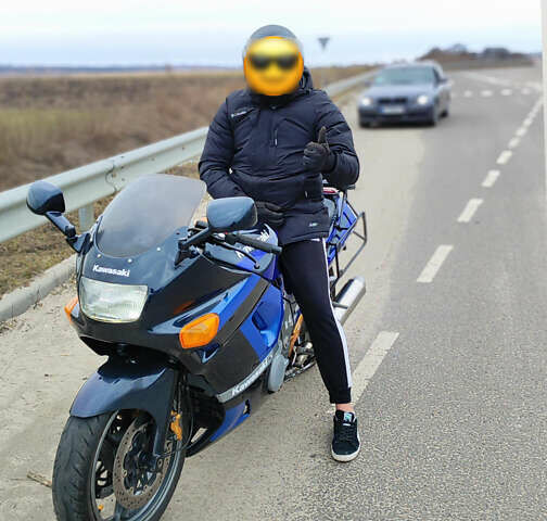 Кавасакі ZZR 400, об'ємом двигуна 0.75 л та пробігом 10 тис. км за 2200 $, фото 1 на Automoto.ua