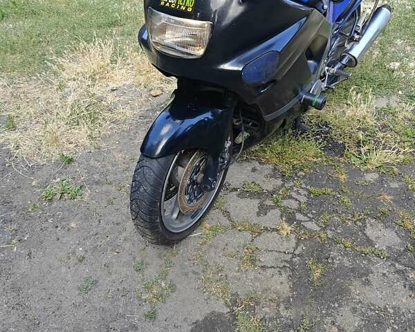 Кавасаки ZZR 400, объемом двигателя 0.4 л и пробегом 46 тыс. км за 3000 $, фото 1 на Automoto.ua
