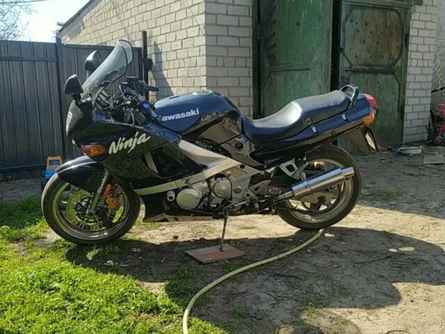 Кавасаки ZZR 400, объемом двигателя 0.4 л и пробегом 0 тыс. км за 2300 $, фото 1 на Automoto.ua