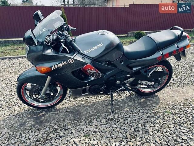 Серый Кавасаки ZZR 400, объемом двигателя 0.4 л и пробегом 39 тыс. км за 2599 $, фото 1 на Automoto.ua