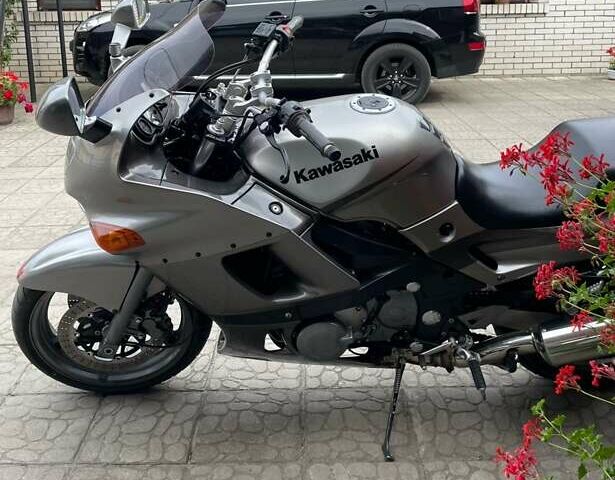 Кавасаки ZZR 600, объемом двигателя 0 л и пробегом 33 тыс. км за 4100 $, фото 1 на Automoto.ua