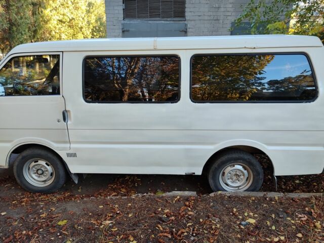 Белый Киа Беста, объемом двигателя 2 л и пробегом 275 тыс. км за 2200 $, фото 1 на Automoto.ua